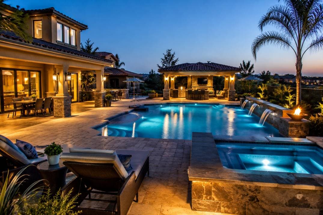 How to Choose the Right Pool Builder in Orange County
